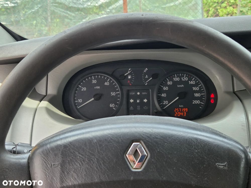 Renault Trafic - 15