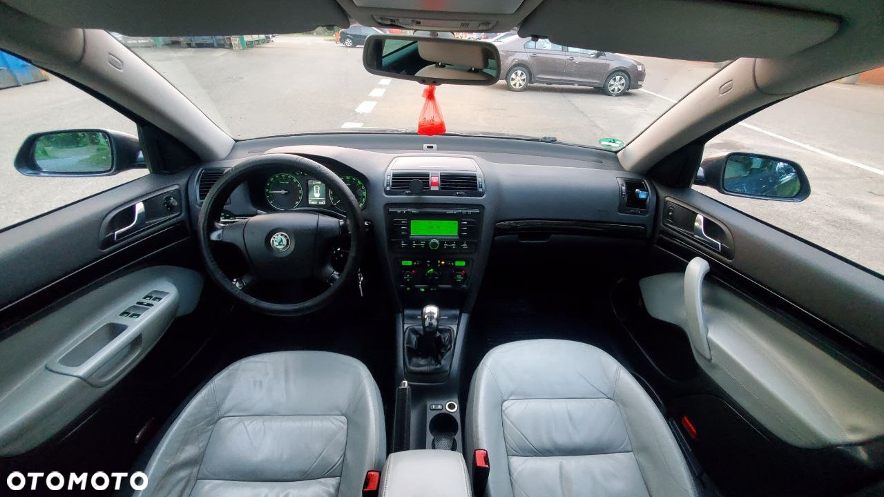 Skoda Octavia 2.0 TDI Ambiente - 25