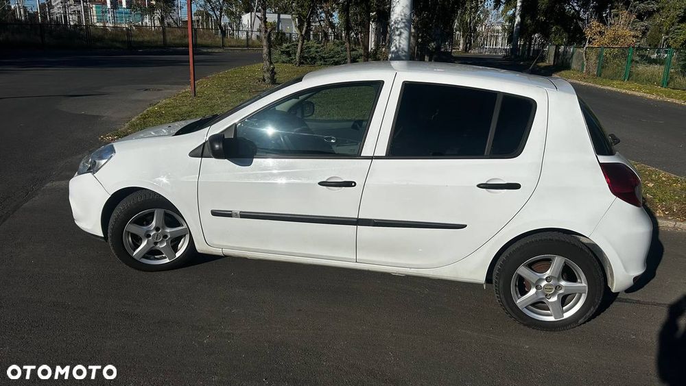 Renault Clio - 19