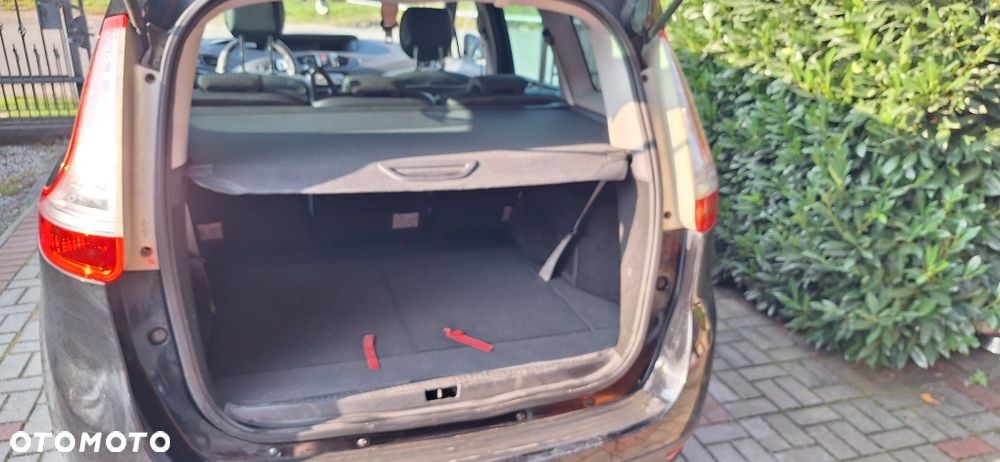 Renault Grand Scenic - 8