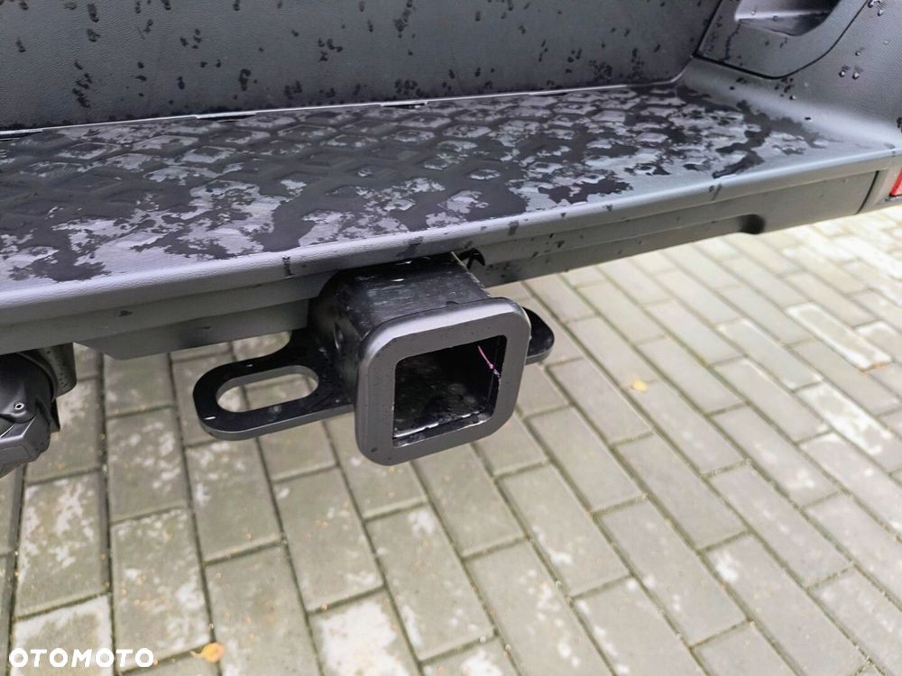 Volkswagen Amarok - 12