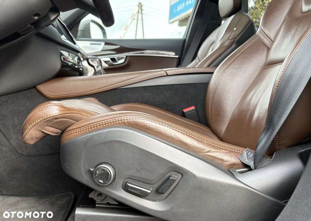 Volvo XC 90 D5 SCR AWD Inscription - 11