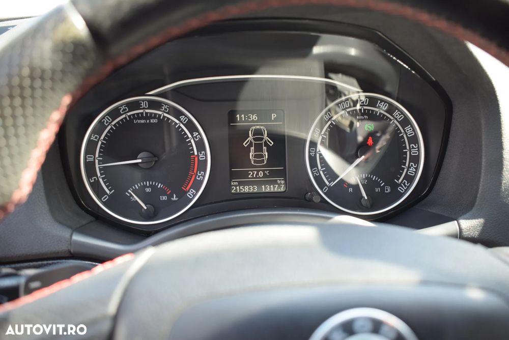 Skoda Octavia 2.0 TDI DPF DSG RS - 17