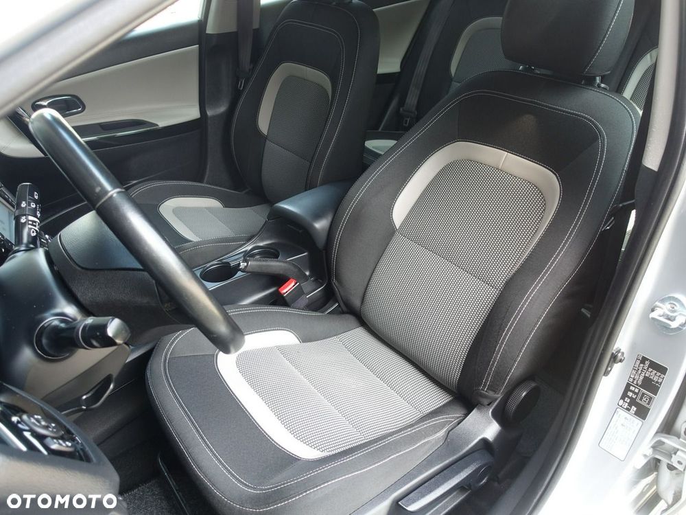 Kia Ceed - 9