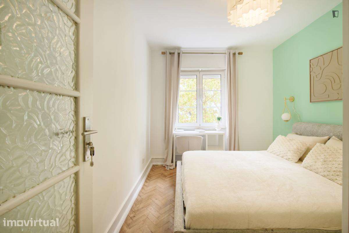 Quarto - localizado em Roma-Areeiro Lisbon - Grande imagem: 2/26