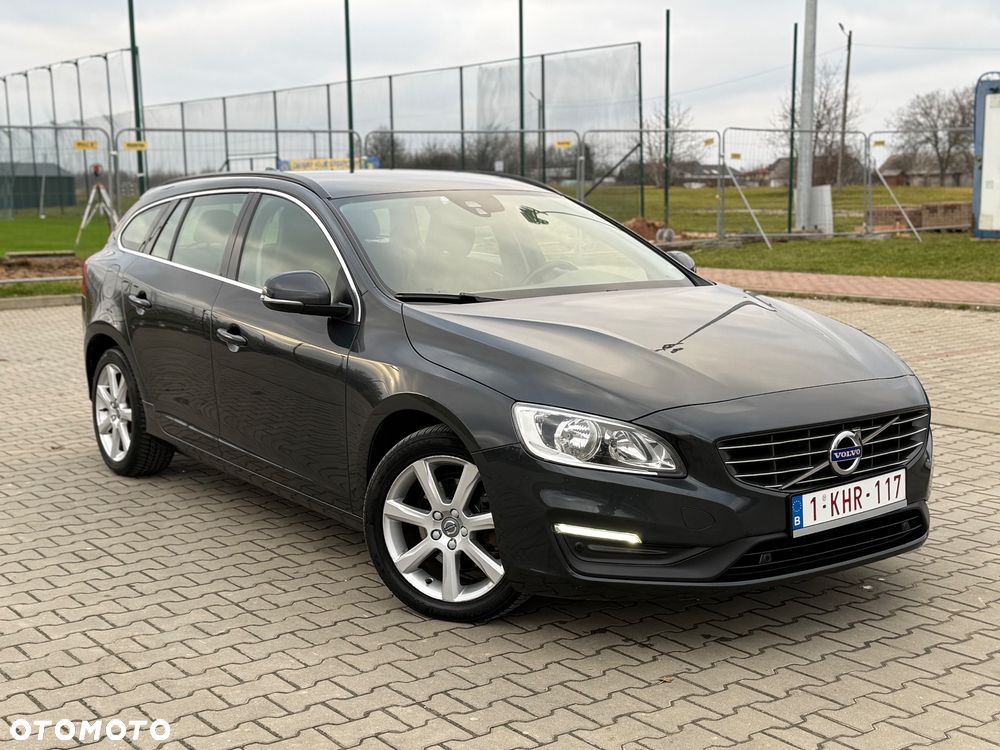 Volvo V60 D2 Momentum - 4