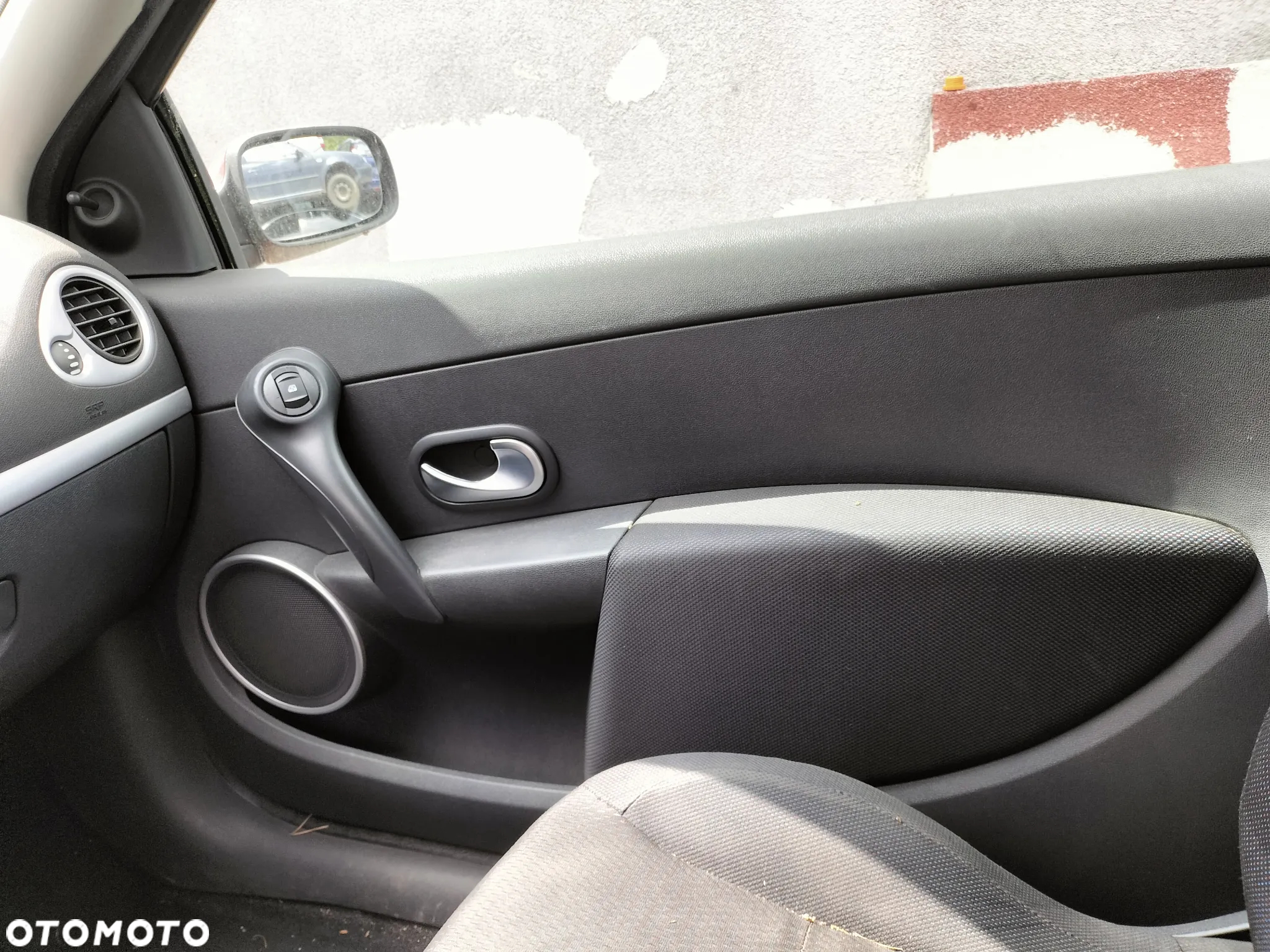 LAMPA LEWA PRAWA TYŁ RENAULT CLIO III 1.5 DCI 05-09r PRZED LIFT KOD LAK. OV727 - 24