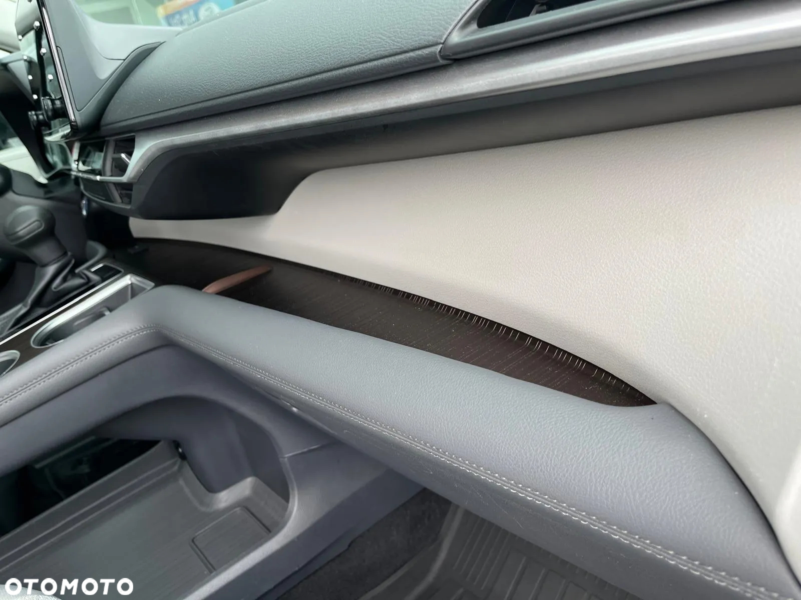 Toyota Sienna - 25