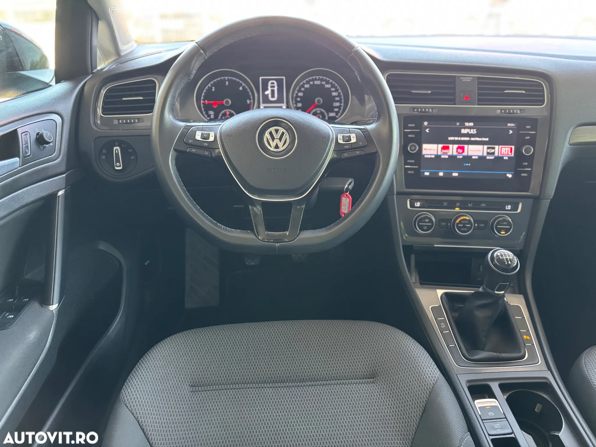 Volkswagen Golf 1.6 TDI Trendline - 32