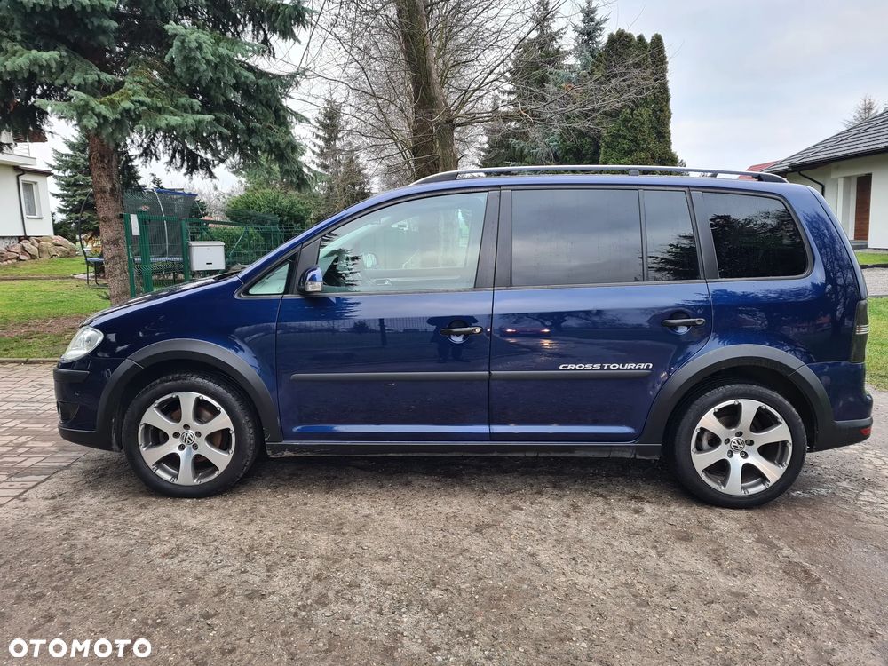 Volkswagen Touran - 18