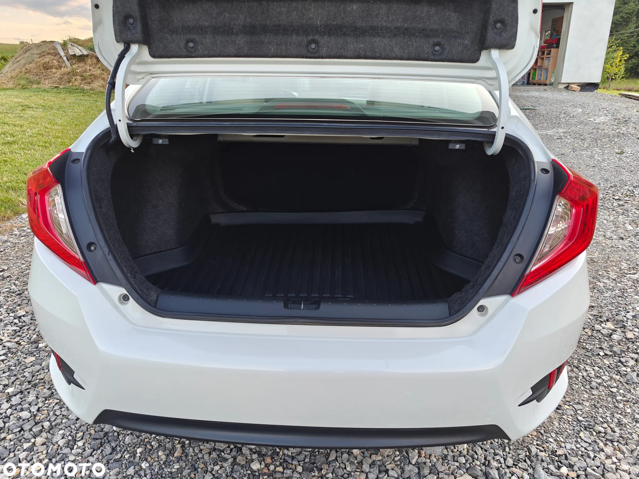 Honda Civic 1.5 i-VTEC Turbo CVT Elegance - 6