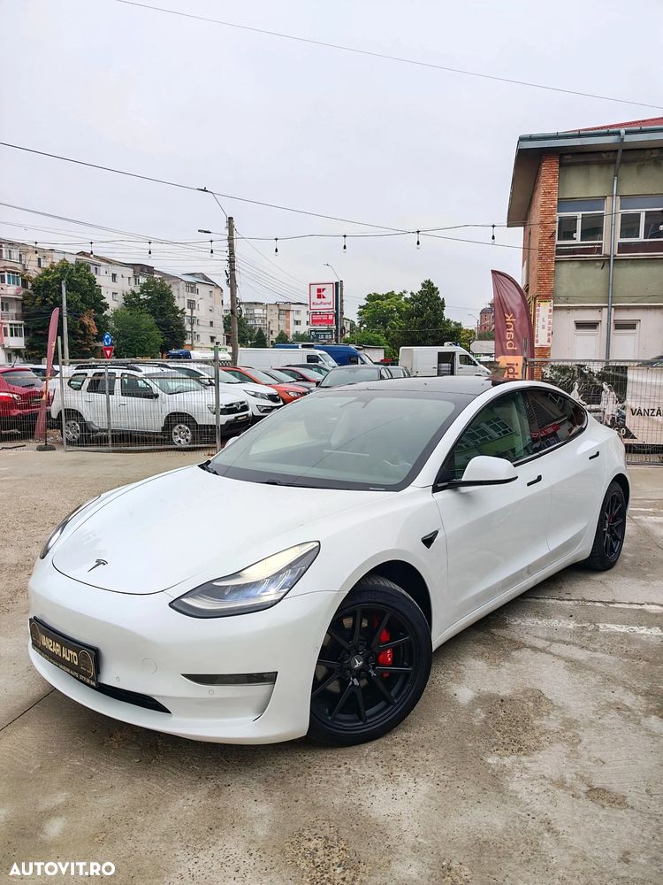 Tesla Model 3 - 3