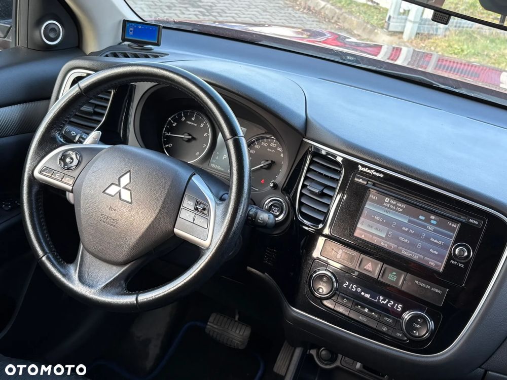 Mitsubishi Outlander 2.0 Intense + CVT - 14