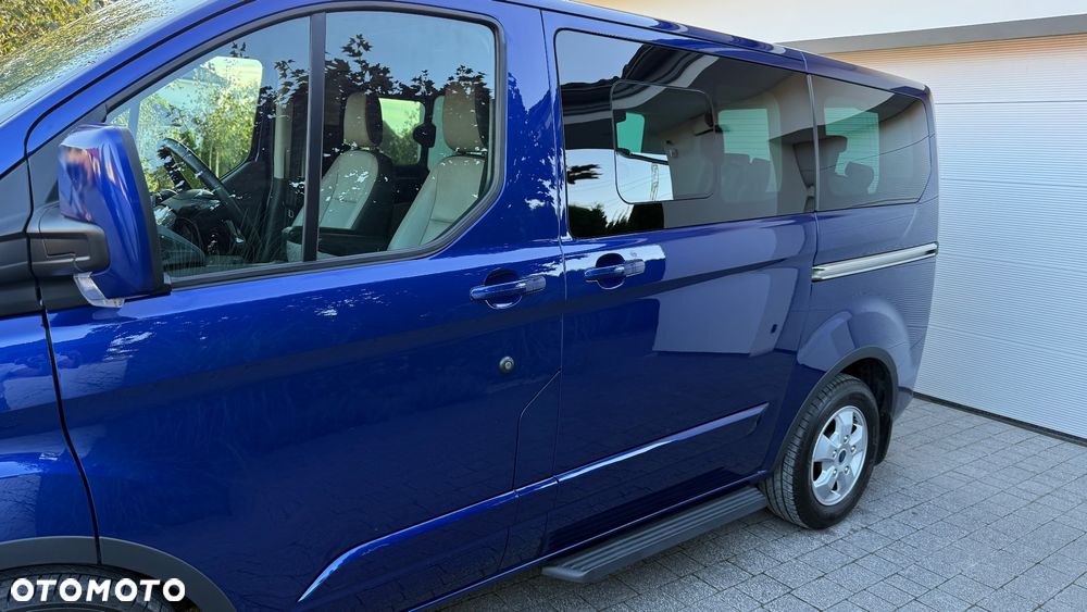 Ford Tourneo Custom - 8
