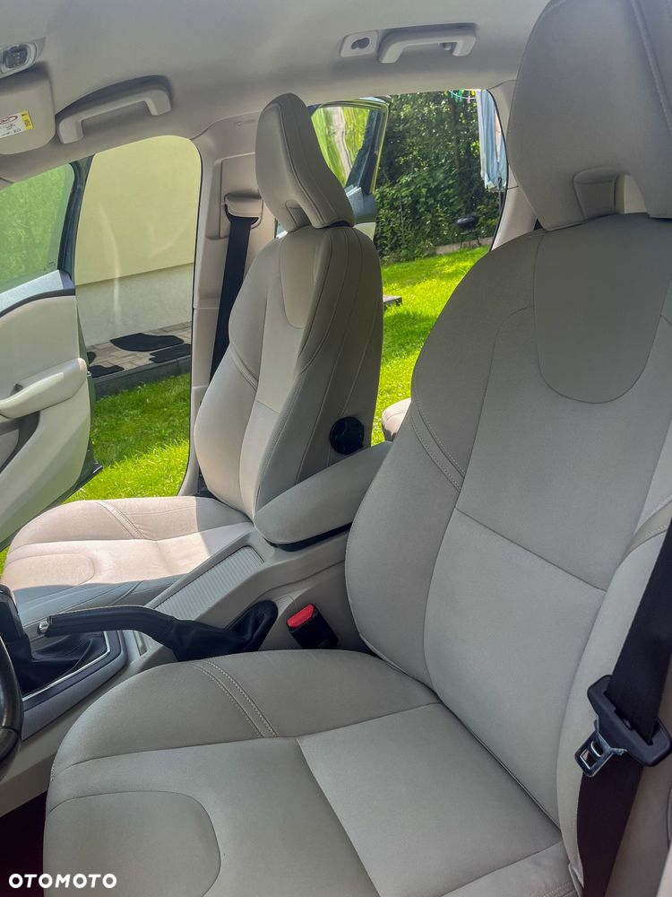 Volvo V40 D3 Momentum - 13