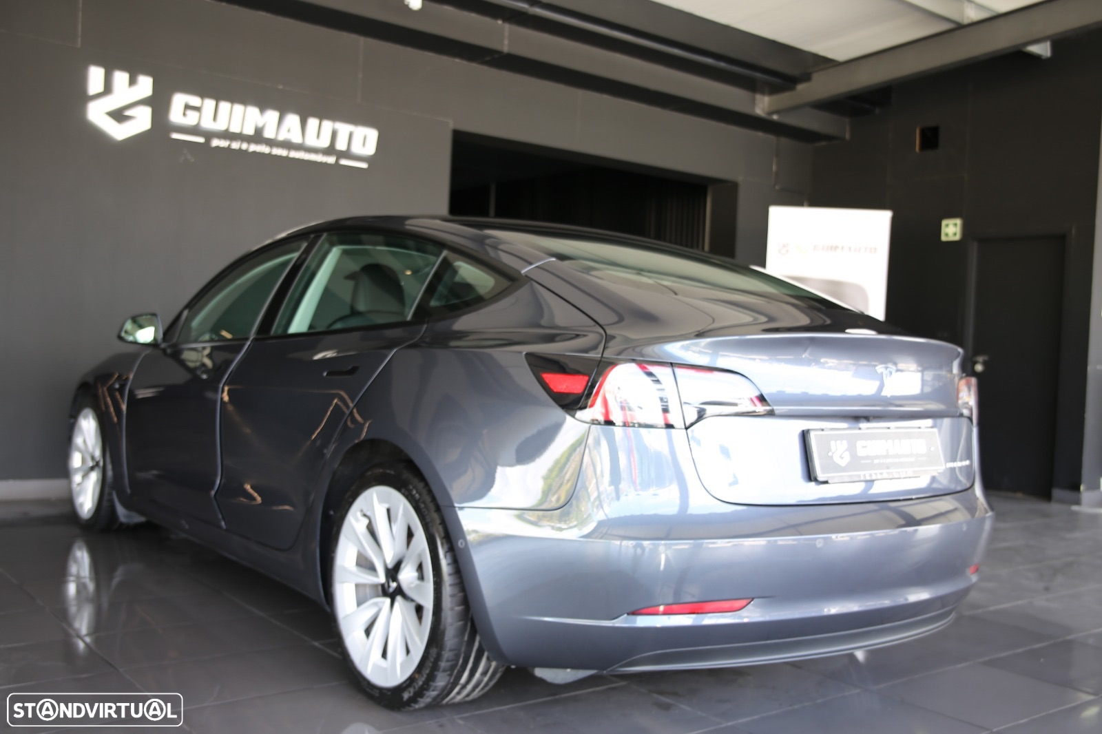 Tesla Model 3 Long-Range Dual Motor AWD - 4