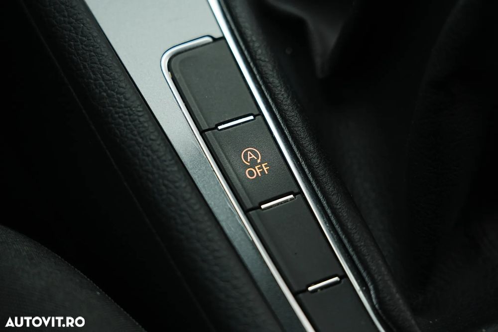 Volkswagen Golf 1.0 TSI Trendline - 33