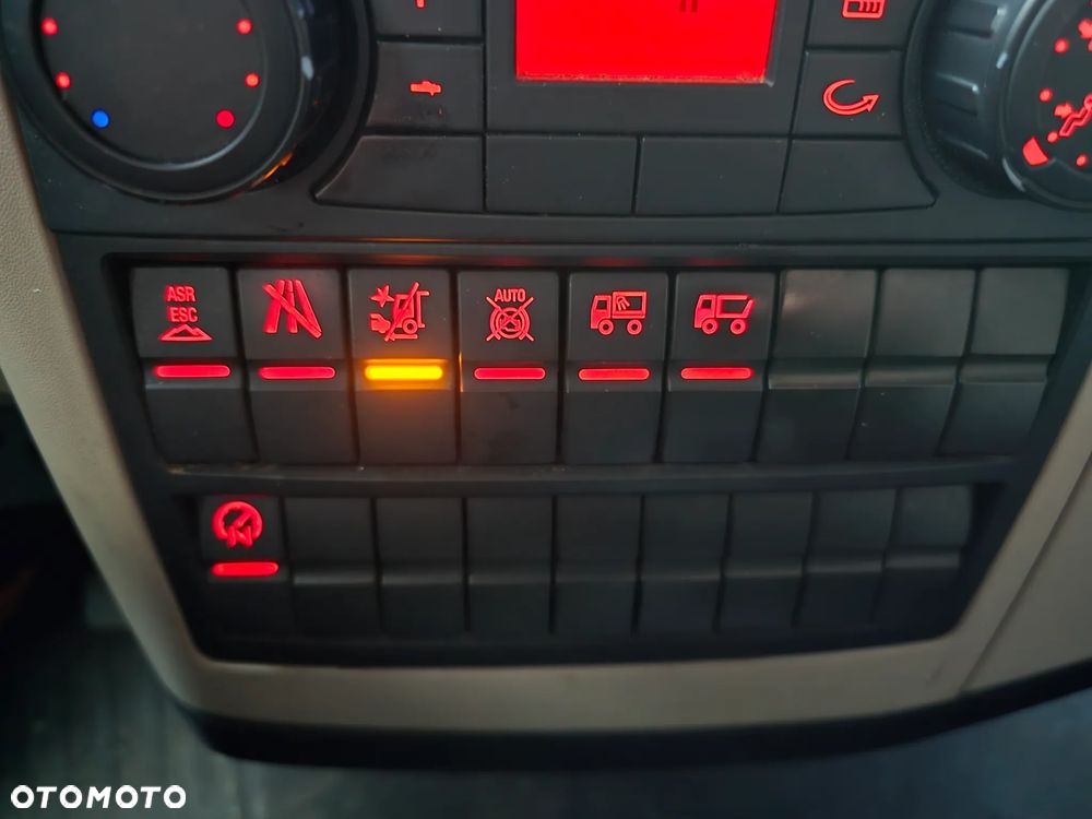 MAN TGL 18.180 * Kontener * Izoterma * Winda * 20 Palet * Manual - 18