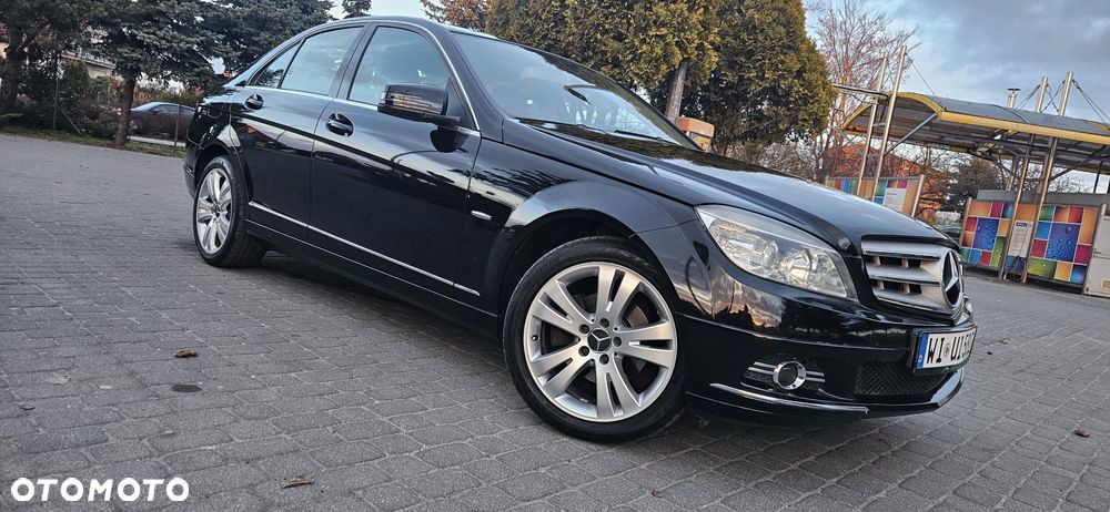 Mercedes-Benz Klasa C 180 BlueEFFICIENCY Avantgarde - 2