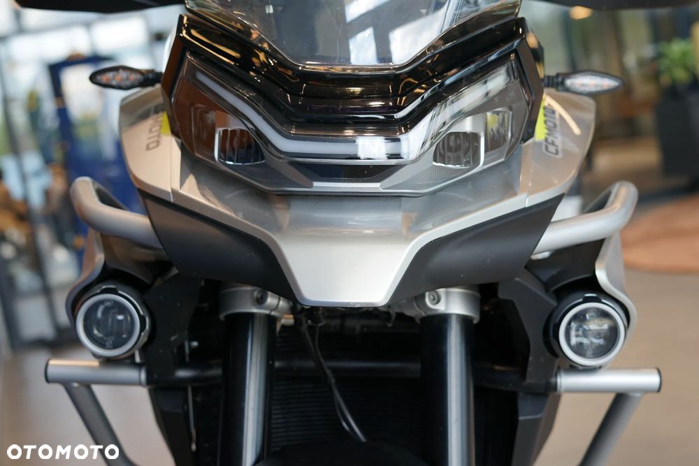 CFMoto 800MT Touring - 12