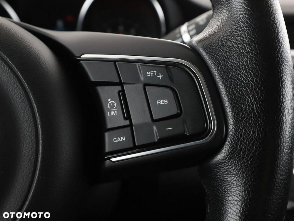 Jaguar E-Pace P200 AWD S - 31