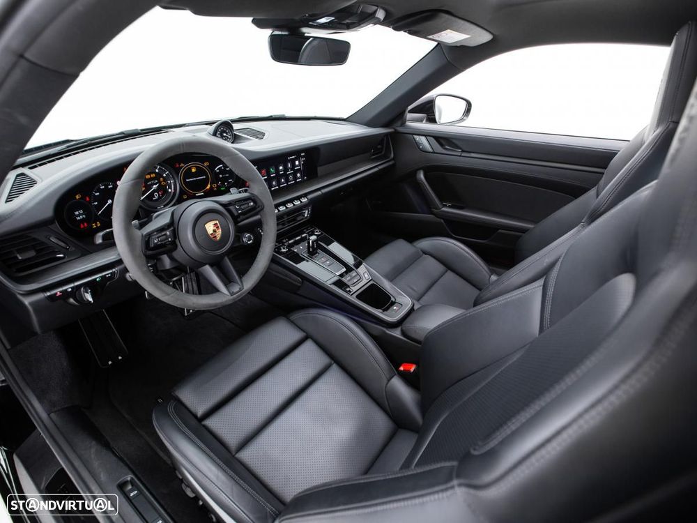 Porsche 911 (992) Carrera 4 GTS PDK - 7