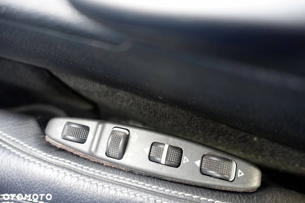 Mercedes-Benz Klasa E 350 CGI BlueEFFICIENCY 7G-TRONIC Avantgarde - 35