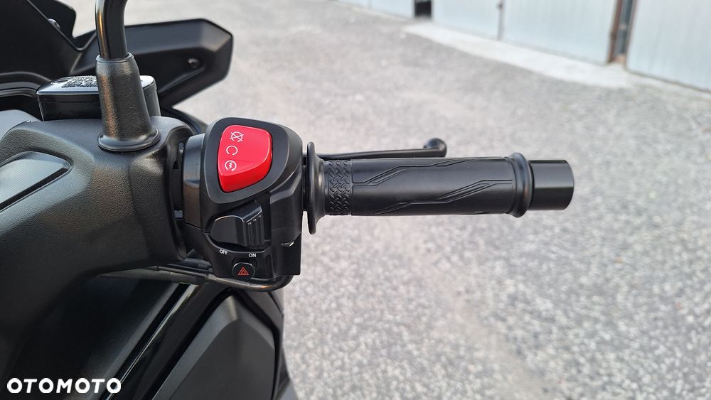 Yamaha X-max - 29