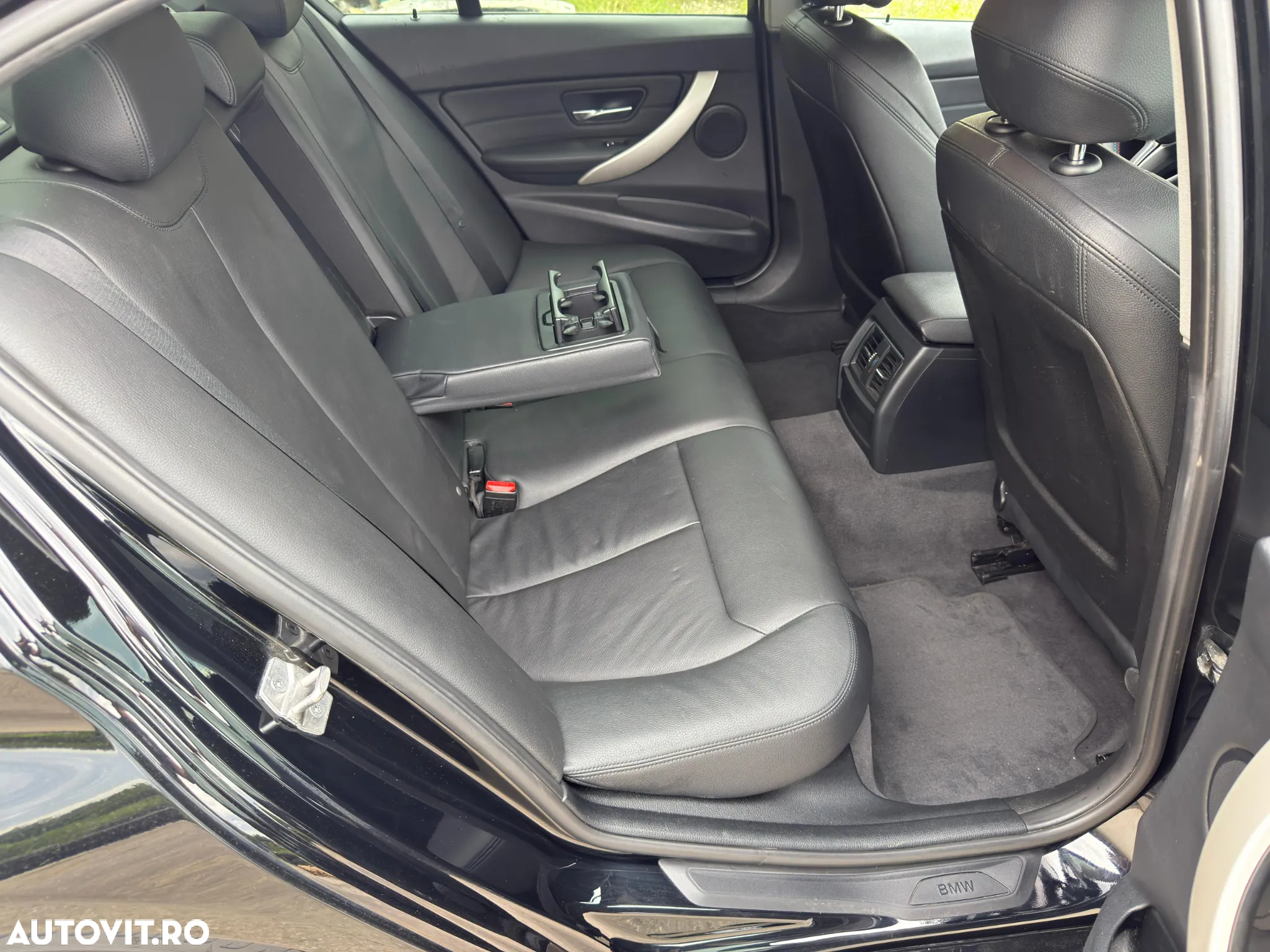 BMW Seria 3 320d Aut. Sport Line - 30