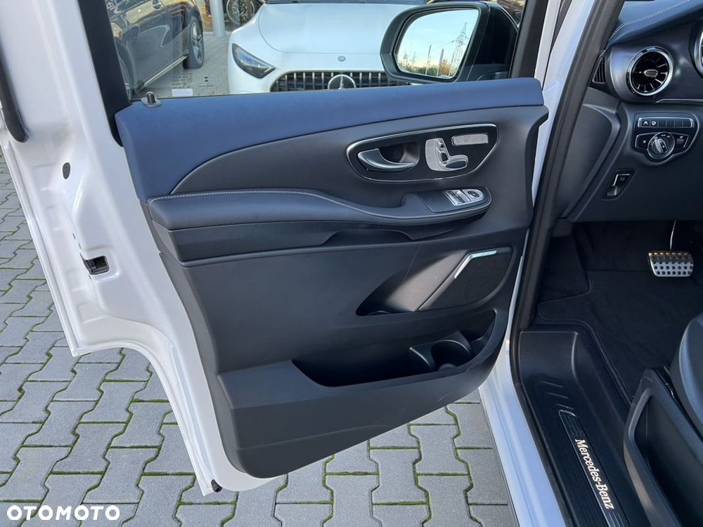 Mercedes-Benz EQV 300 60kWh - 12