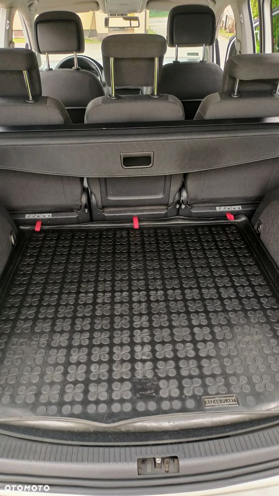 Volkswagen Touran 1.6 TDI DPF BlueMot Comfortline - 10