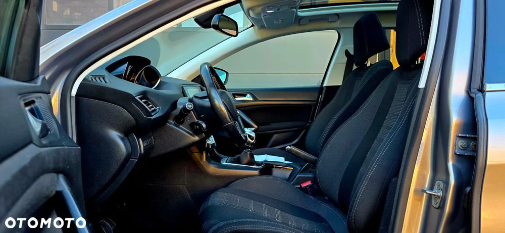 Peugeot 308 SW BlueHDi 120 Stop & Start Niveau 2 Business-Line - 22