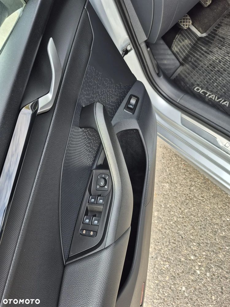 Skoda Octavia 1.5 TSI Selection - 12