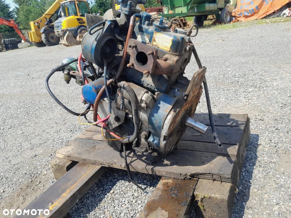 Silnik Kubota D722 E, 14,9kW, 2 cylindrowy.