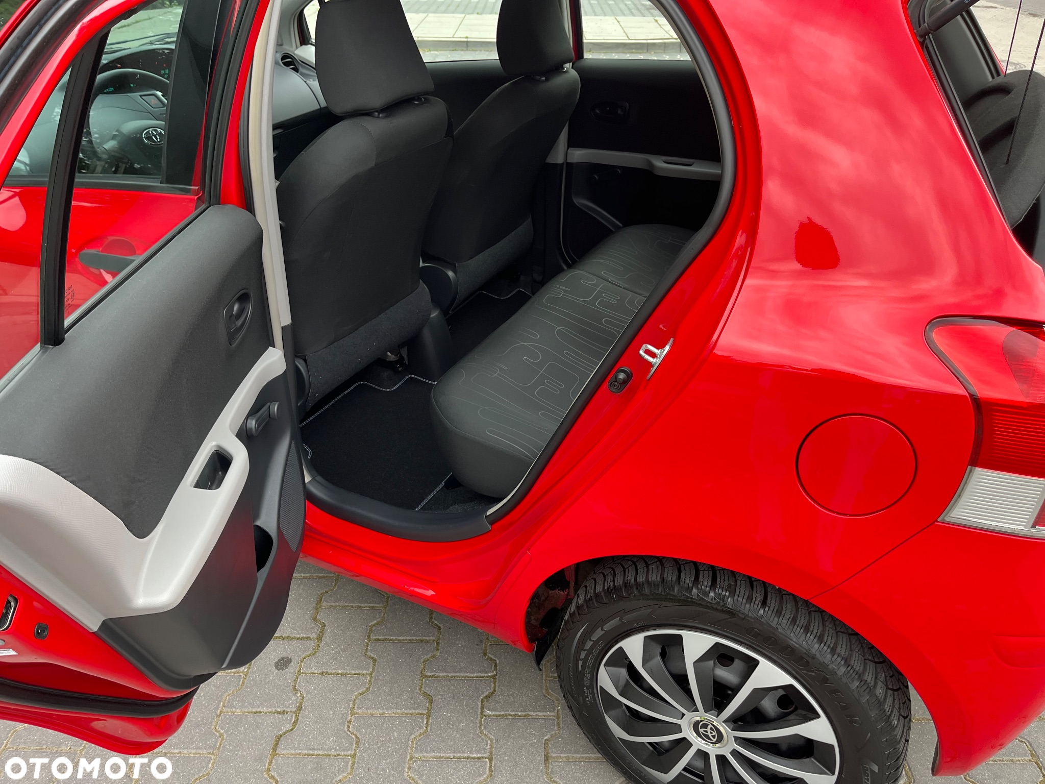 Toyota Yaris 1.0 Luna - 34