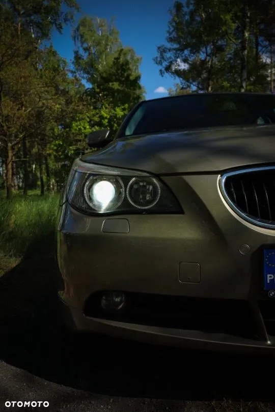 BMW Seria 5 520i - 34
