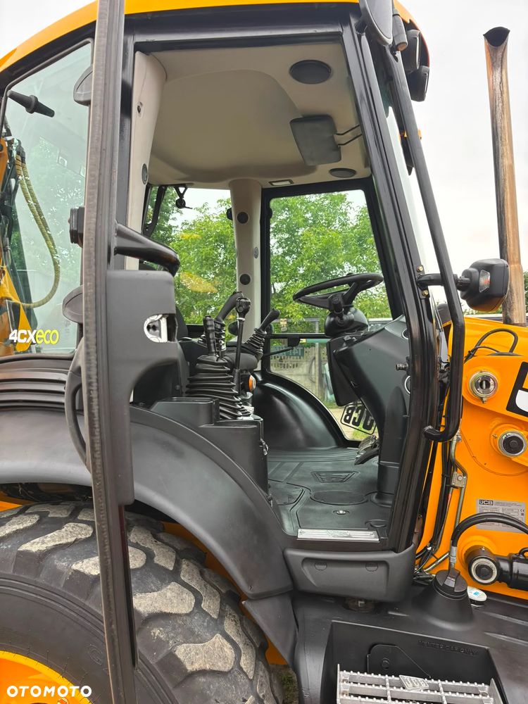 JCB 4CX - 37