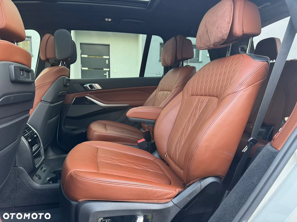 BMW X7 xDrive40i - 18