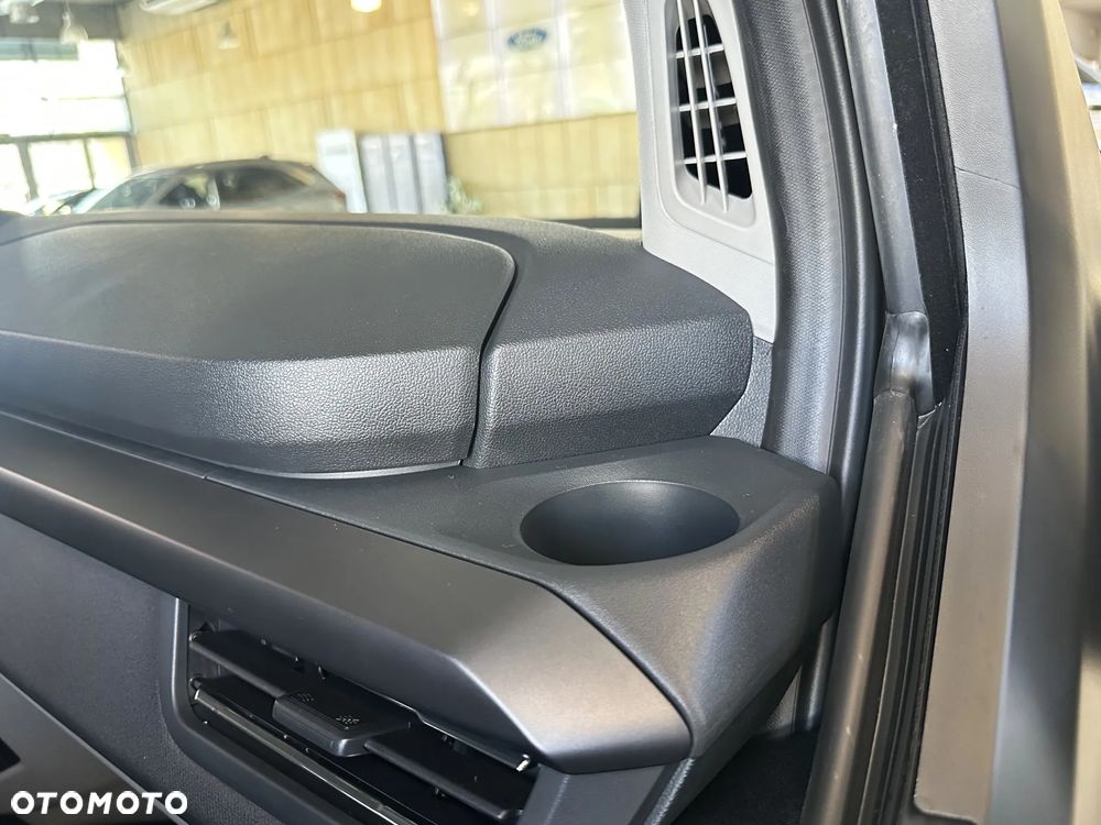 Ford Tourneo Custom - 20