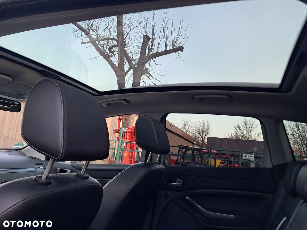 Ford Kuga 2.0 TDCi 2x4 Champions Edition - 9