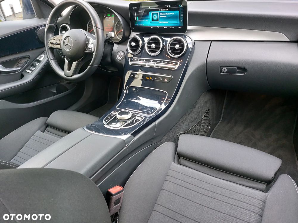 Mercedes-Benz Klasa C 300 de PHEV Avantgarde - 21