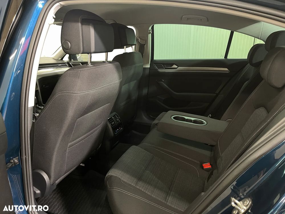 Volkswagen Passat 2.0 TDI DSG Comfortline - 11