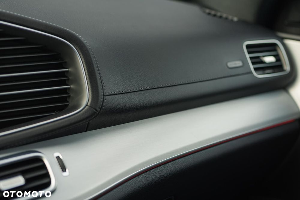 Mercedes-Benz GLE - 33