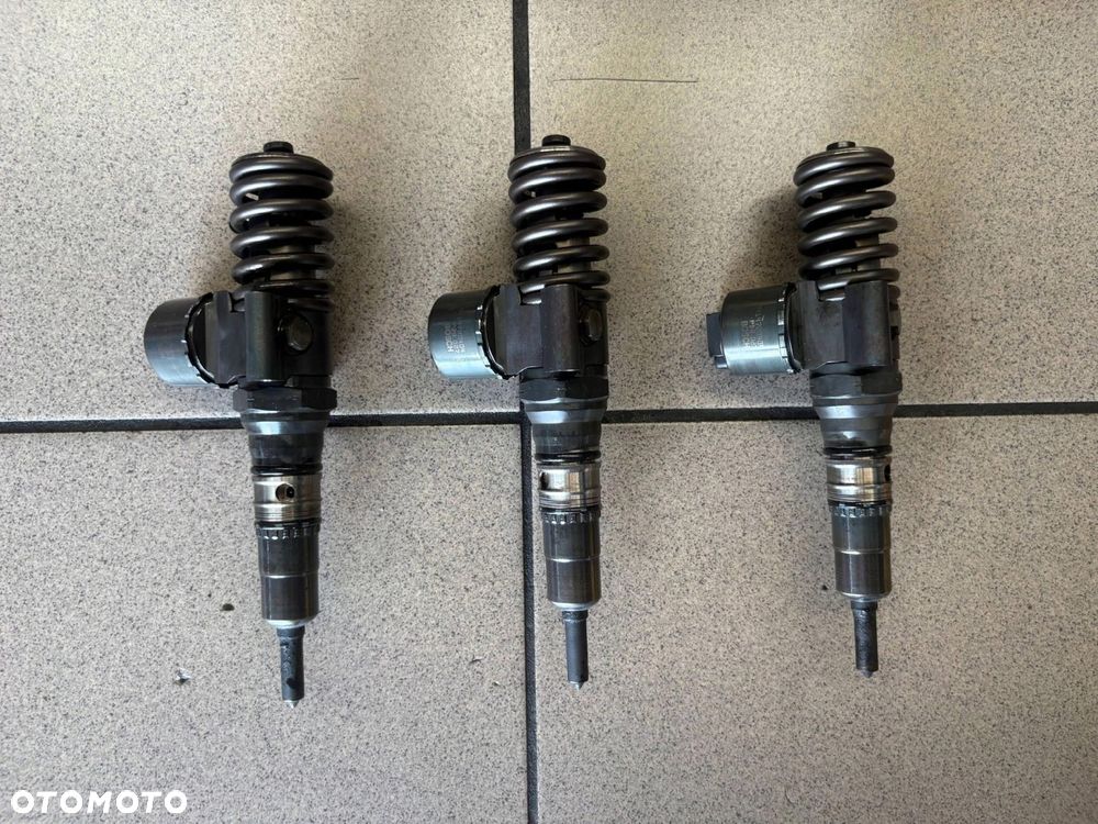 POMPOWTRYSKIWACZ 2.0 TDI VW AUDI SEAT SKODA BOSCH 03G130073G - 1