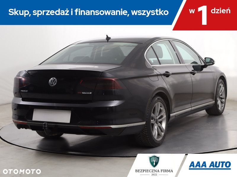 Volkswagen Passat - 7