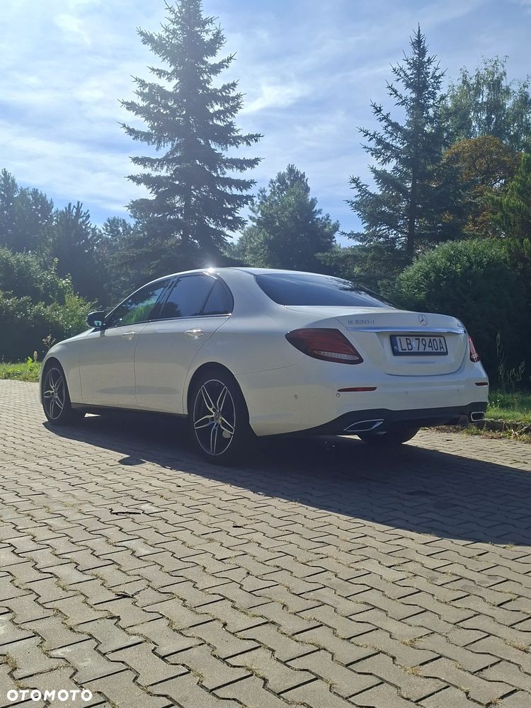 Mercedes-Benz Klasa E 220 d 4-Matic 9G-TRONIC - 4
