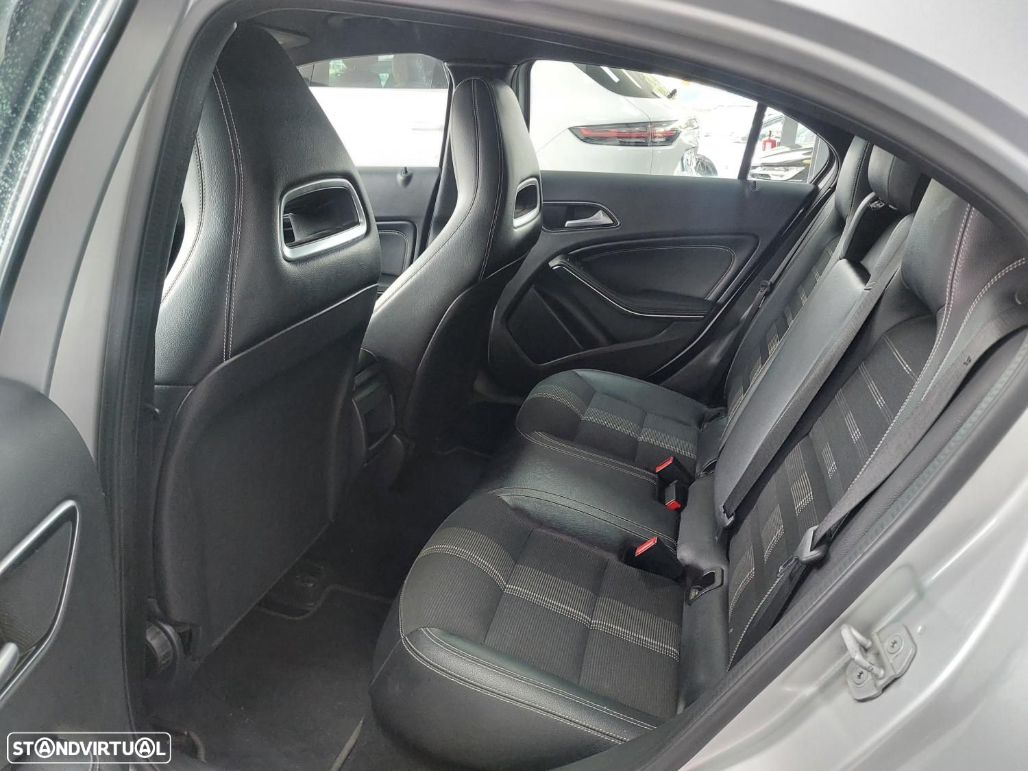 Mercedes-Benz A 160 d Urban - 14