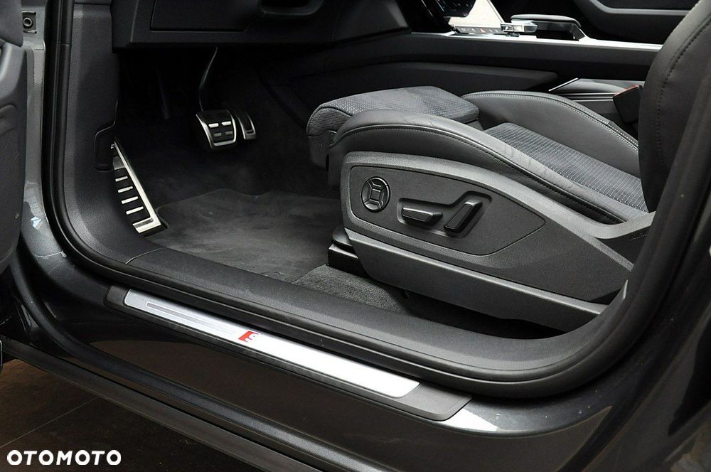 Audi Q8 Sportback e-tron - 18