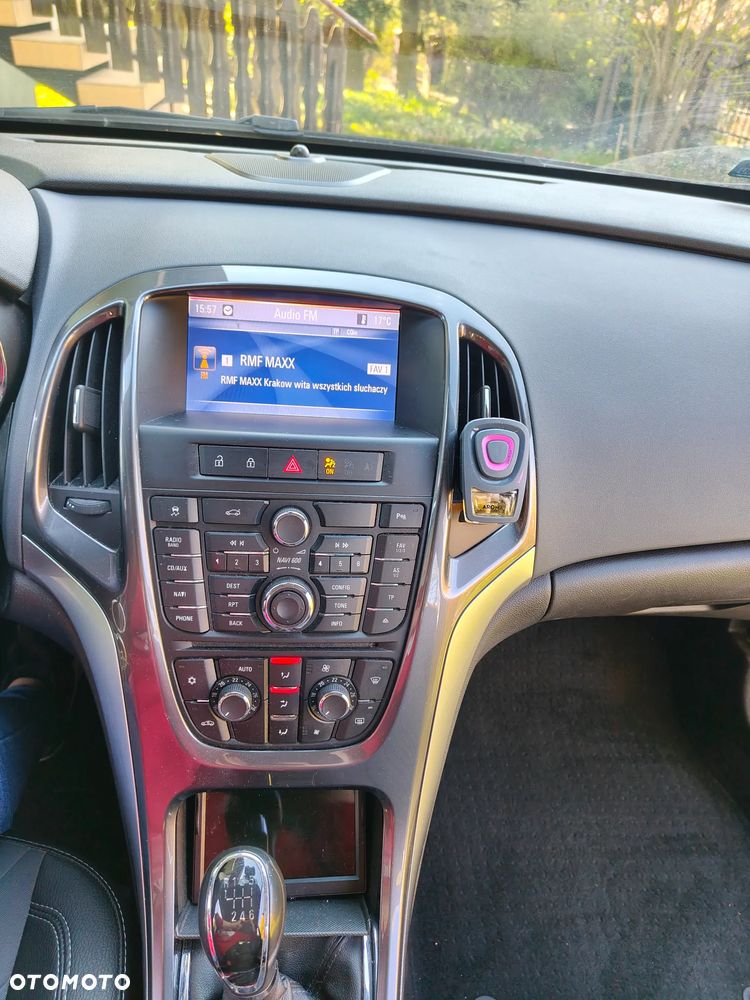 Opel Astra 1.4 T Executive - 6