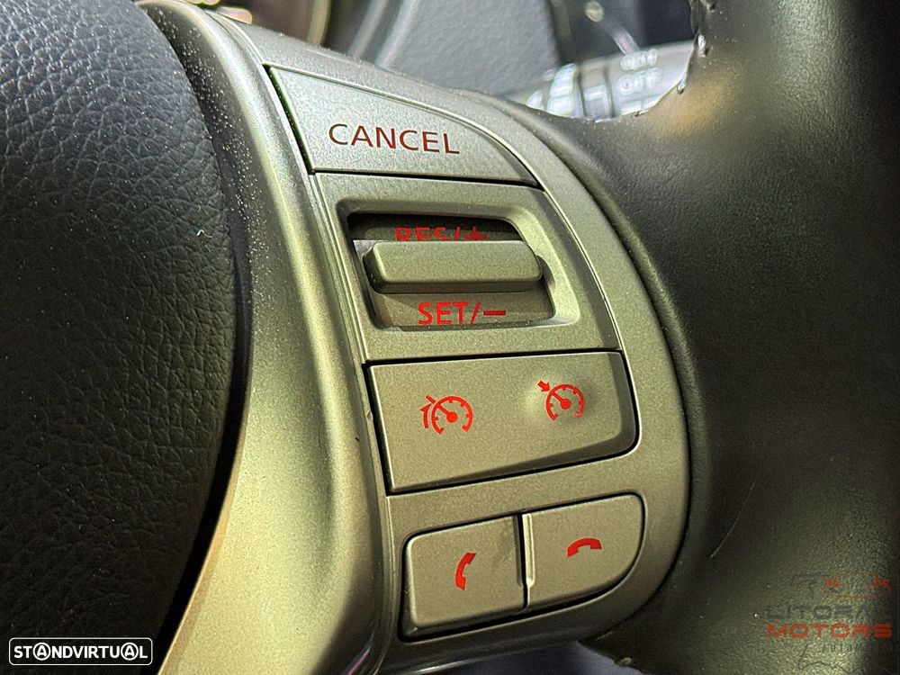 Nissan Qashqai 1.5 dCi N-Connecta - 23